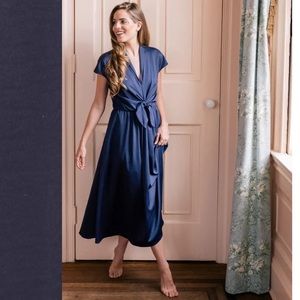 Gal Meets Glam Margie Tie Waist Satin Midi Dress (Navy)